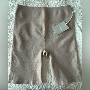 Everlane Seamless Ribbed Bike Shorts | Burnt Sugar | Size XL/XXL | NWT